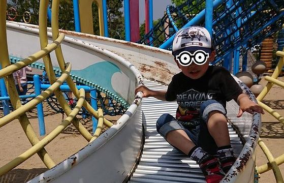4歳息子とすべり台